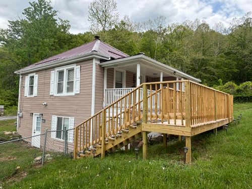 1527 N Princeton Dr, Covington, VA, 24426-1153 | Card Image