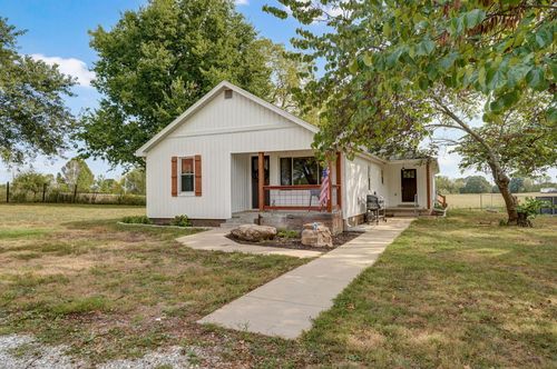679 Walnut Shade Rd, Crane, MO, 65633-8267 | Card Image