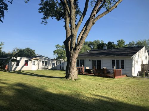 907 W Washington Ave, Lake Bluff, IL, 60044-1647 | Card Image