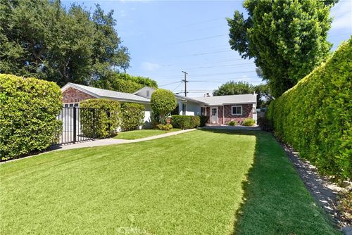 17201 Simonds St, Granada Hills, CA, 91344-4360 | Card Image