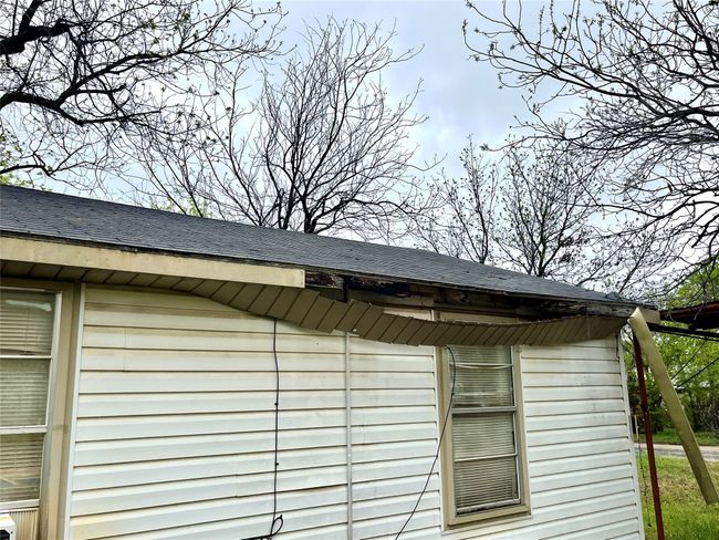 Exterior view of a shingled roof | Image 22