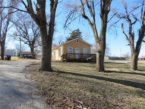 202 Delaware St, Oskaloosa, KS, 66066-4179 | Card Image