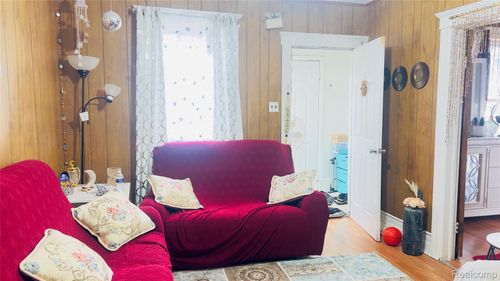 3170 Jacob St, Hamtramck, MI, 48212-3738 | Card Image