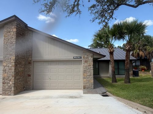 100 Bay Point Dr, Horseshoe Bay, TX, 78657-6090 | Card Image