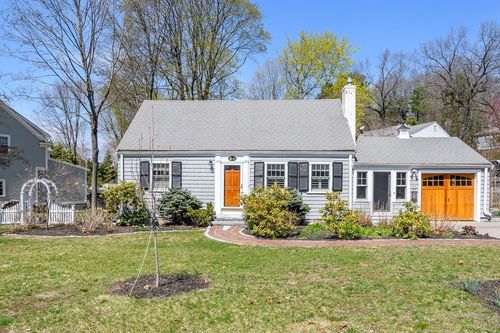 42 Jackson Rd, Wellesley, MA, 02481-6802 | Card Image