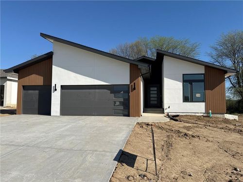 4214 Nw 77th Ter, Kansas City, MO, 64151-4427 | Card Image