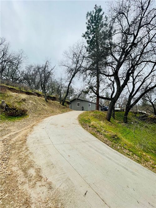 489 Cedar Brook Trl, California Hot Springs, CA, 93207 | Card Image