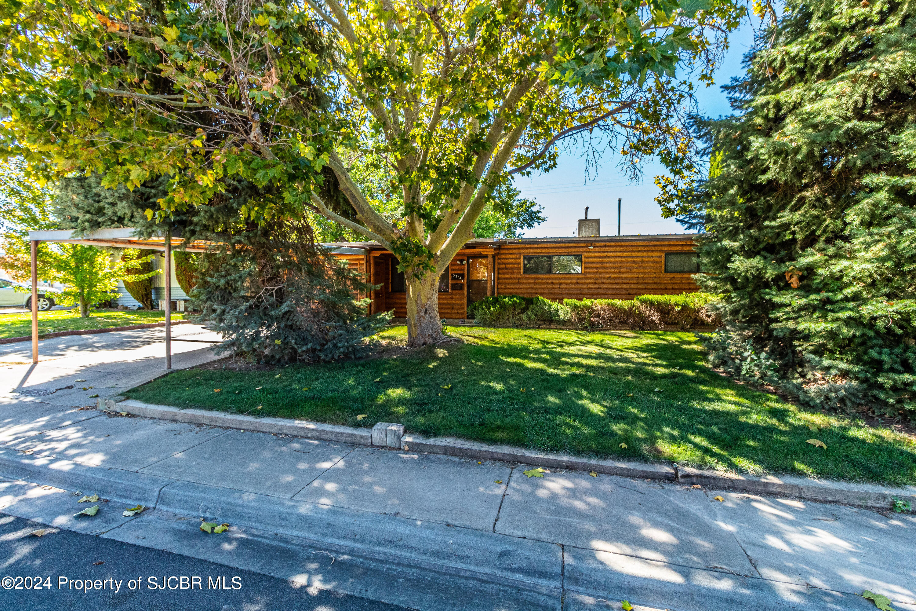 Edgecliff Dr, Farmington, NM 87402