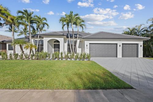 1950 S Club Dr, Wellington, FL, 33414-9088 | Card Image