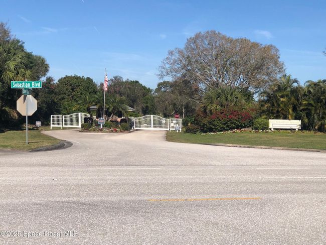 603 Cross Creek Dr, House other with 4 bedrooms, 2 bathrooms and null parking in Sebastian FL | Image 57