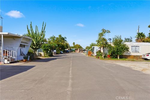 spc-8-501 Belmont Ave, Bakersfield, CA, 93308-4274 | Card Image