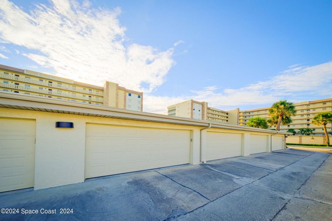 Garage | Image 19