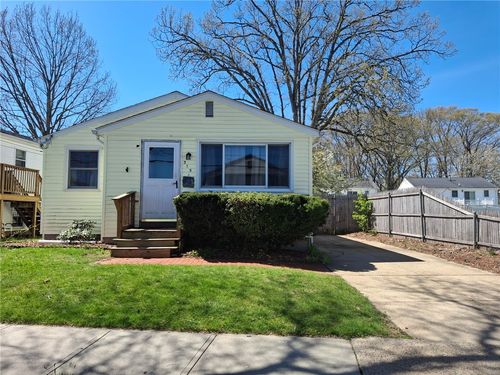 315 Grosvenor Ave, East Providence, RI, 02914-2705 | Card Image