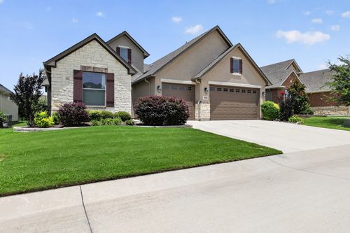 9508 Banded Iron Ln, Denton, TX, 76207-5735 | Card Image