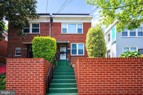 3935 Clay Pl Ne, WASHINGTON, DC, 20019-3338 | Card Image