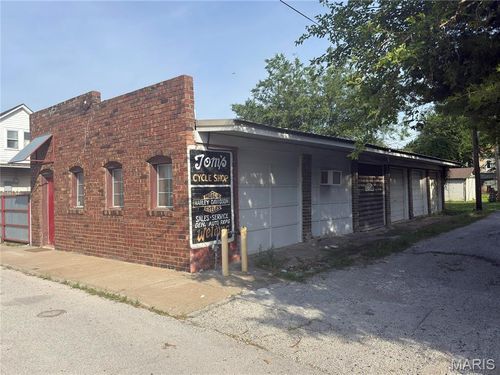 610 Warren Barrett Dr, Hannibal, MO, 63401-4344 | Card Image
