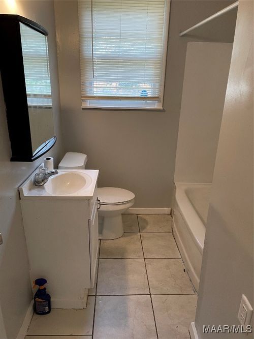 620 6th St, Montgomery, AL, 36110-1441 | Card Image