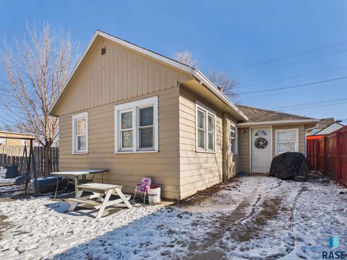 314 N Fairfax Ave, Sioux Falls, SD, 57103-1325 | Card Image