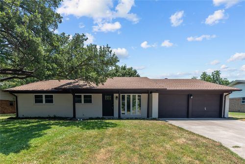 2008 Maplewood Dr, Gainesville, TX, 76240-3714 | Card Image