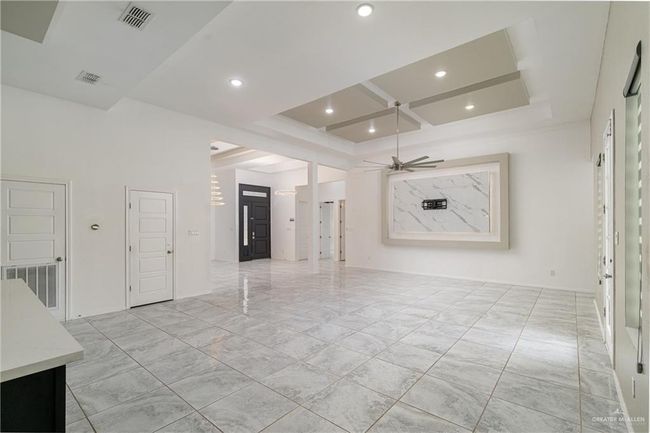 211 N 17 Th St, House other with 4 bedrooms, 3 bathrooms and 2 parking in Hidalgo TX | Image 4