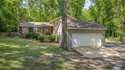 1382 Thunderbird Dr N, Hernando, MS, 38632-4343 | Card Image