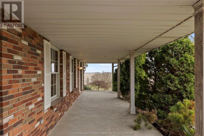 7819 Rivard Line, House other with 5 bedrooms, 4 bathrooms and null parking in Grande Pointe ON | Image 7
