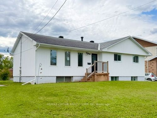 4 Niagara St, Kapuskasing, ON, P5N2B8 | Card Image