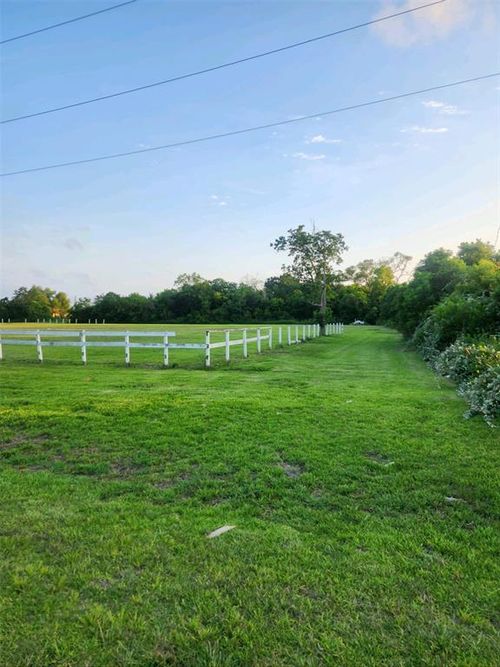 405 Strawberry St, League City, TX, 77573 | Card Image