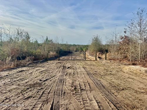 350 Dowd Dairy Rd, White Oak, NC, 28399-8900 | Card Image