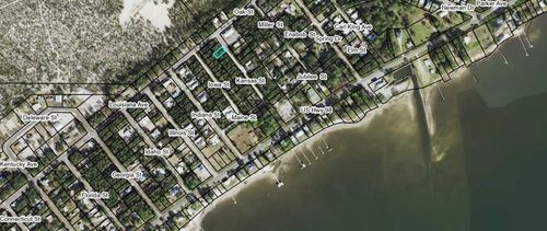 158 Kansas St, Carrabelle, FL, 32322-2112 | Card Image