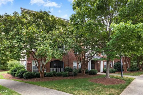 613 Ives Ct, Chapel Hill, NC, 27514-6504 | Card Image