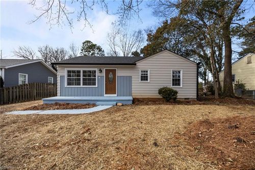 915 Turrentine St, Burlington, NC, 27215-6545 | Card Image