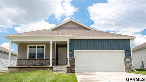 5426 Fenwick St, Bellevue, NE, 68133-4858 | Card Image