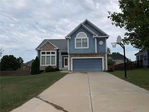 12212 Merion Dr, Kansas City, KS, 66109-5028 | Card Image