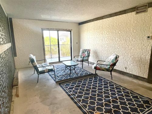 apt-436-3720 N Pine Island Rd, Sunrise, FL, 33351-6570 | Card Image