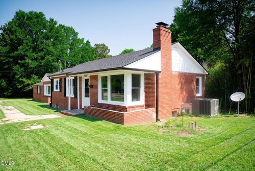 1009 W New Hampshire Ave, Southern Pines, NC, 28387-3923 | Card Image