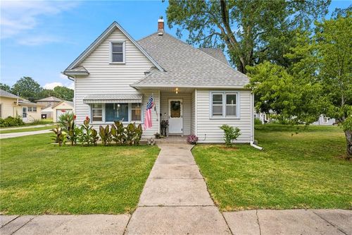 211 W 11th St, Concordia, KS, 66901-4209 | Card Image