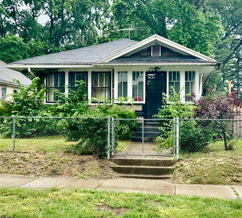 216 N Calumet Ave, Michigan City, IN, 46360-5015 | Card Image