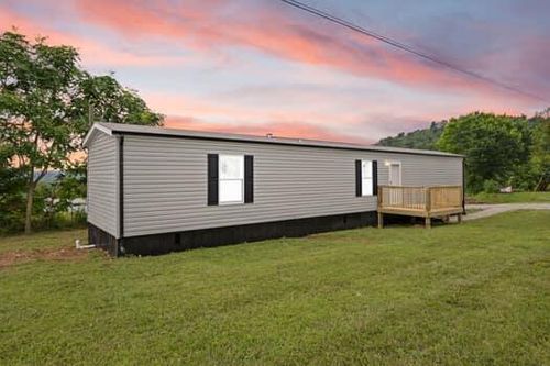 90 Kelsey Dr, Mount Vernon, KY, 40456-8326 | Card Image
