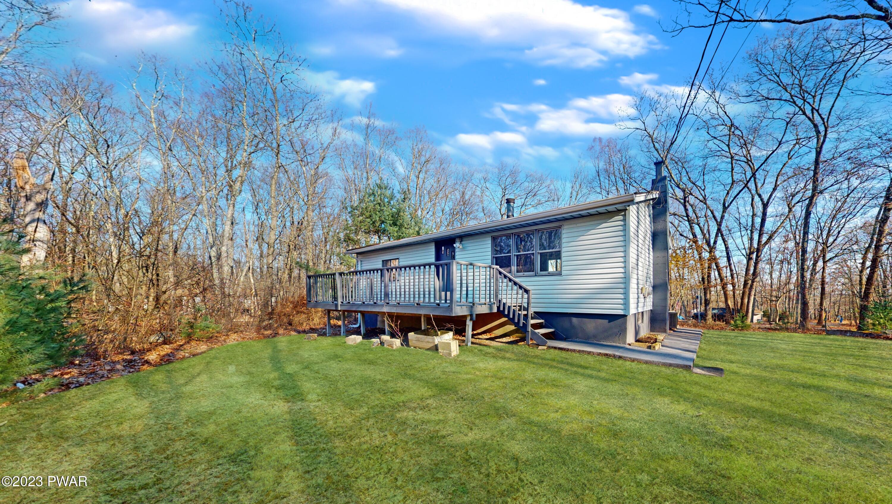 Ironwood Dr, Dingmans Ferry, PA 18328