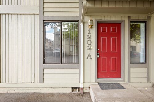 a-1202 Morrow Rd, Medford, OR, 97504-4667 | Card Image