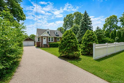 44 Elizabeth Ave, Smithtown, NY, 11787-5620 | Card Image