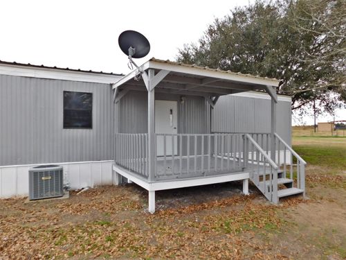1607 Mallard Ln, Sealy, TX, 77474-1697 | Card Image