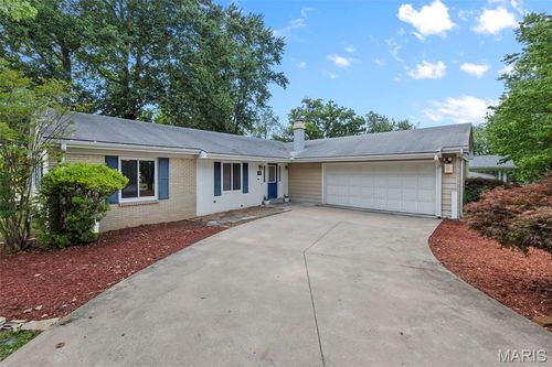 1603 Grandview Dr, Cape Girardeau, MO, 63701-2225 | Card Image