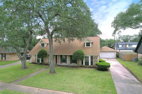2106 S Memorial Ct, Pasadena, TX, 77502-5626 | Card Image