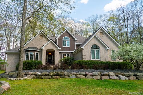 157 Winding Woods Trl, Brighton, MI, 48114-8021 | Card Image