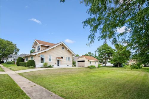 110 Hall Ave, Lowden, IA, 52255-9598 | Card Image