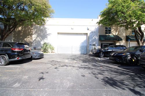 8217 Nw 30th Ter, Doral, FL, 33122-1913 | Card Image