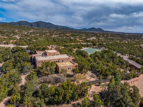 1060 Bishops Lodge Rd, Santa Fe, NM, 87501-1009 | Card Image