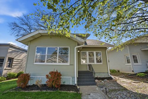 2951 Farnam St, Davenport, IA, 52803-1632 | Card Image